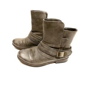 Moto Gray Boots with Buckle